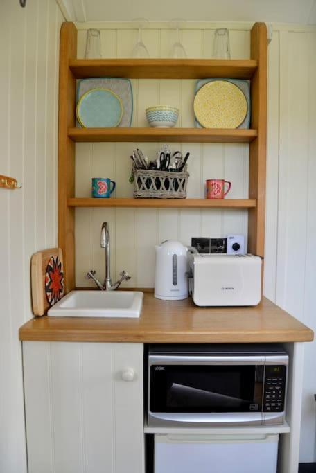 The Shepherd'S Hut @ Chichester Cottage 外观 照片