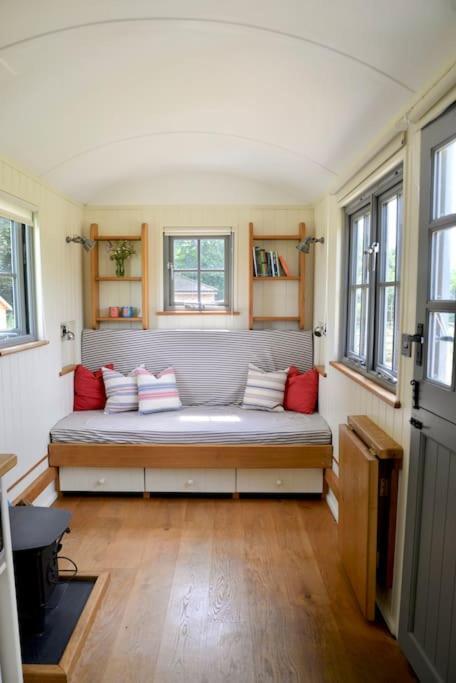 The Shepherd'S Hut @ Chichester Cottage 外观 照片